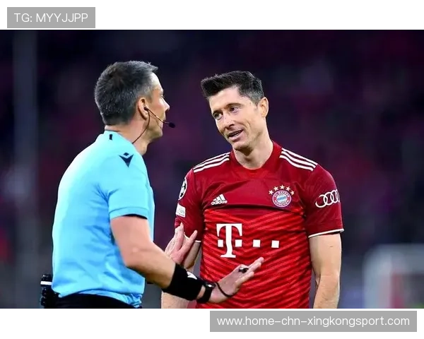 拜仁边路传中多次威胁,头球人把握能力强