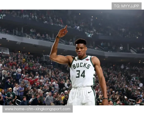 字母哥后撤步跳投稳住比赛节段，雄鹿掌控全场