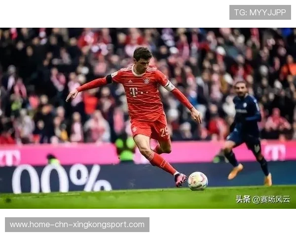 拜仁穆勒中路插上劲射为球队打开局面